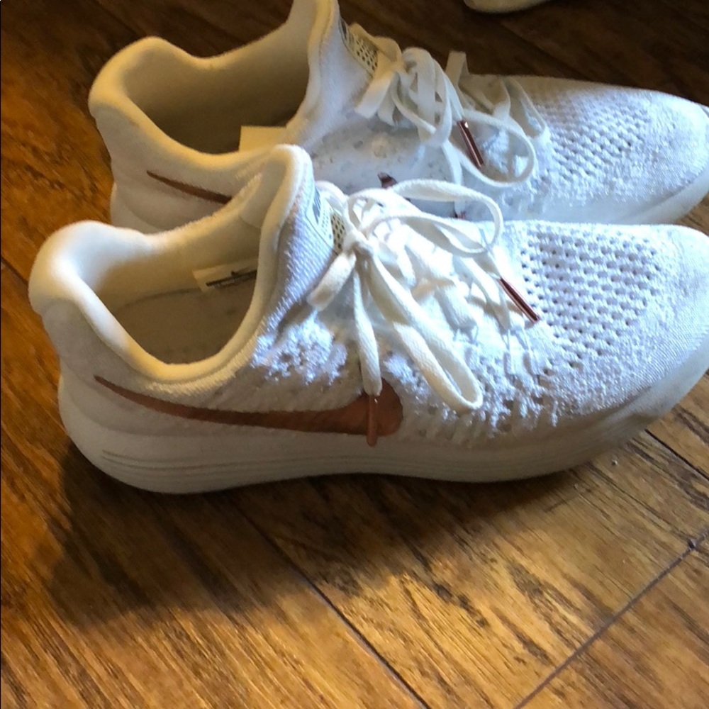 White nike sneakers